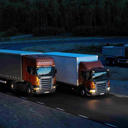 http://www.fanmar.com.br/wp-content/uploads/2015/09/Three-orange-Scania-trucks-540x540.jpg